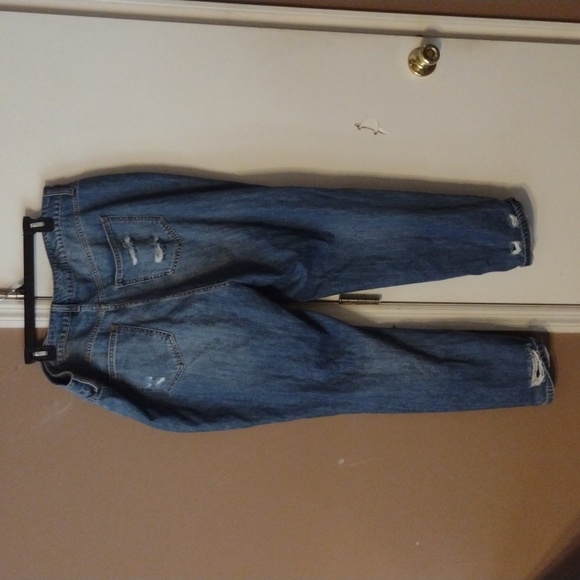 Jeans - Picture 2 of 3